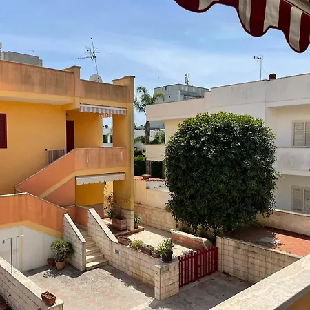 Del Glicine Baia Appartement