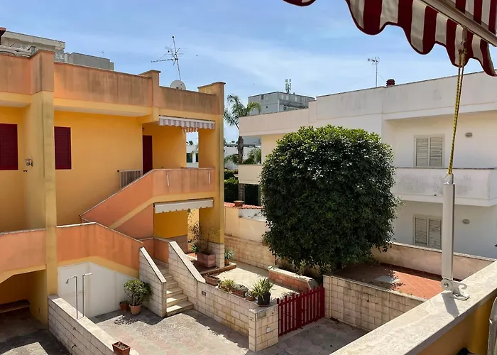 Del Glicine Baia Apartment